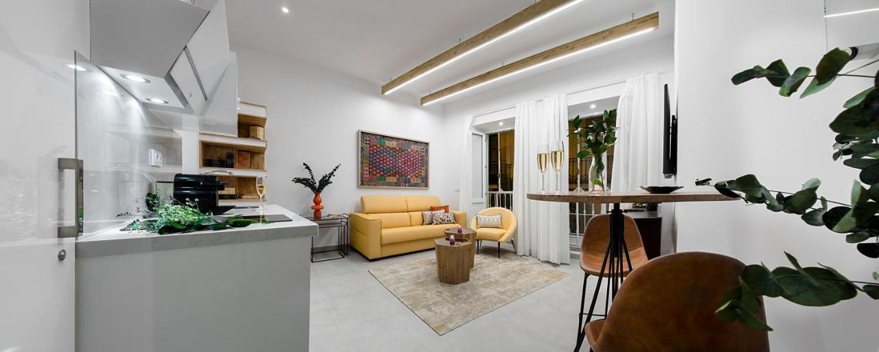 Lukanda Placentines Seville Exterior photo